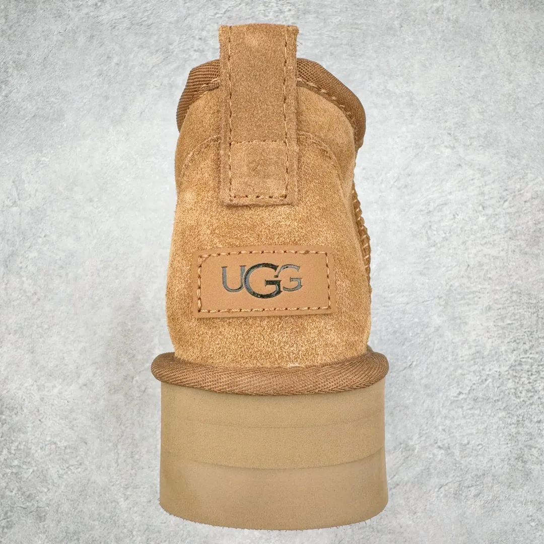 Pick up locally 💰520 UGG 5092 Classic autumn and winter sheepskin and fur integrated snow boots. All shoes are made of ZP. Longfeng A-grade Australian imported sheepskin and fur integrated brand OEM production line. Fully follow the ZP process. OEM original pattern maker. Adhering to the principle of no original shoe development and selection. Pay attention to every detail. The most authentic version on the market. TREADLITE "Light Wing" technology outsole. Light/durable/flexible/pile size: 35 36 37 38 39 40 Coding: by2936070